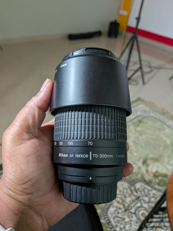 Nikon D5200 DSLR with 18-55mm VR & 70-300mm f/4-5.6G Lenses and Bag, photo 2
