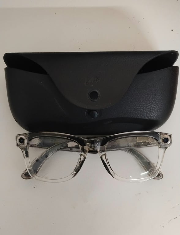 Ray-Ban Meta Wayfarer Smart Glasses (Clear Frame) with Charging Case
