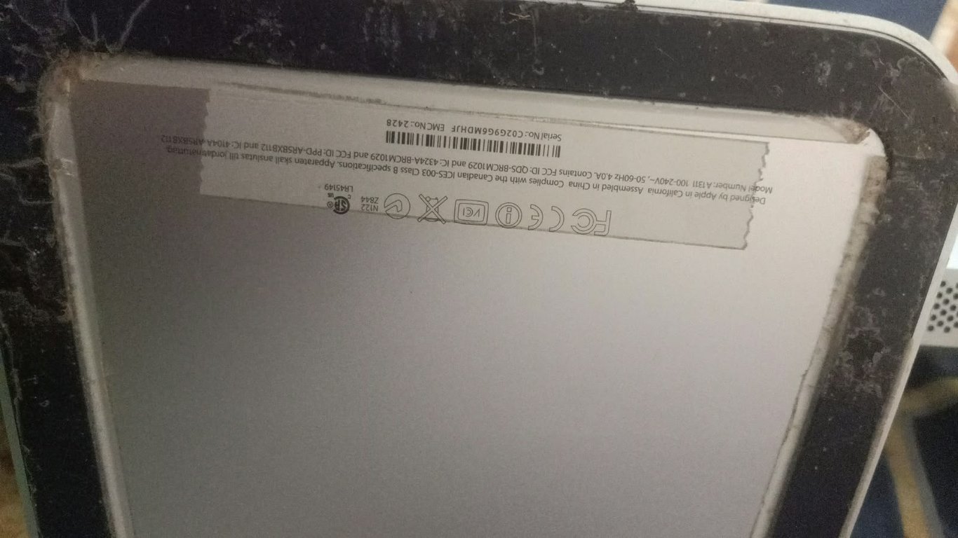 Apple iMac 21.5-inch with Keyboard and Mouse, photo 2