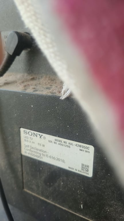 Sony Bravia LED TV (approx. 40–43 inch, wall-mounted), photo 3