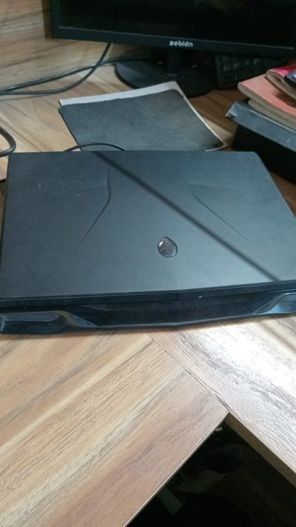 Dell Alienware M14x Gaming Laptop, photo 2