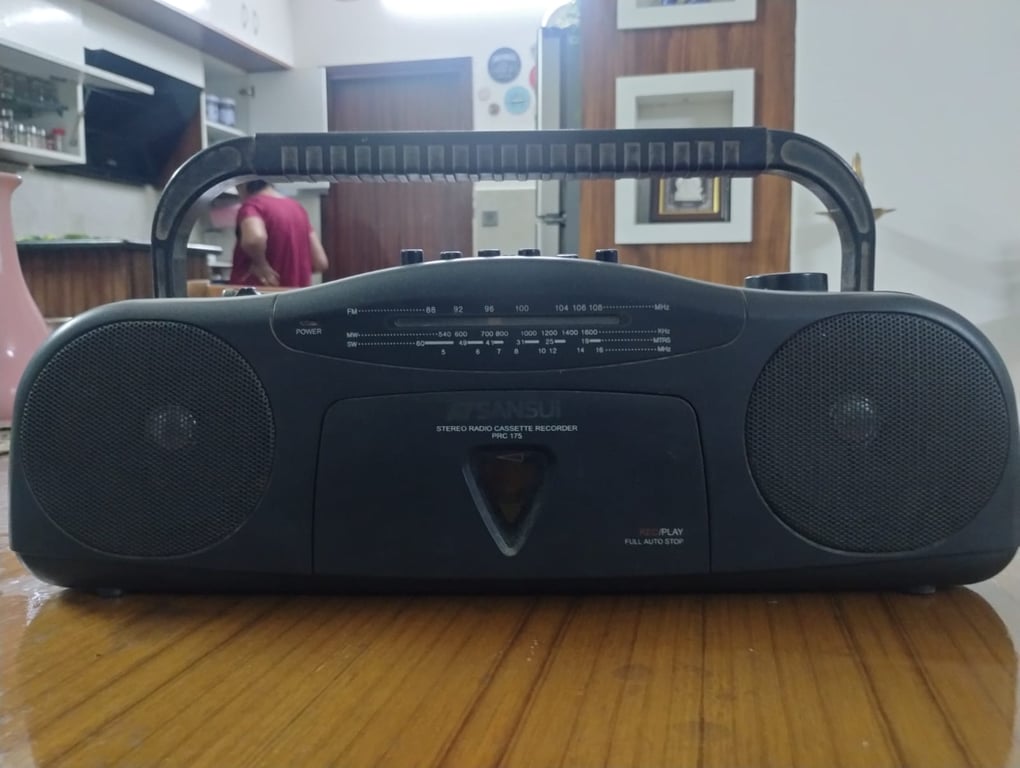 Sansui PRC-175 Portable Radio Cassette Player (AC/DC), photo 2