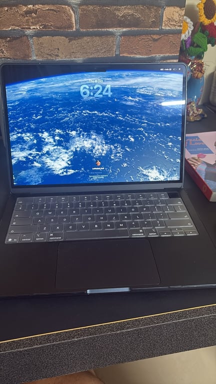 Apple MacBook Air 13-inch M4 (Midnight)