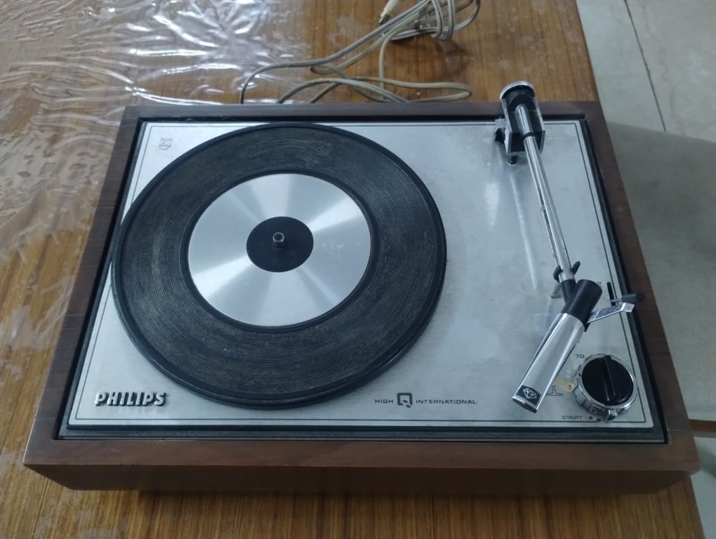 Vintage Philips Portable Record Player (Type 15 GA 732/02), Made in India, photo 5