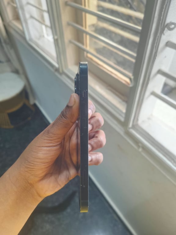 Apple iPhone 14 256GB Midnight, photo 6