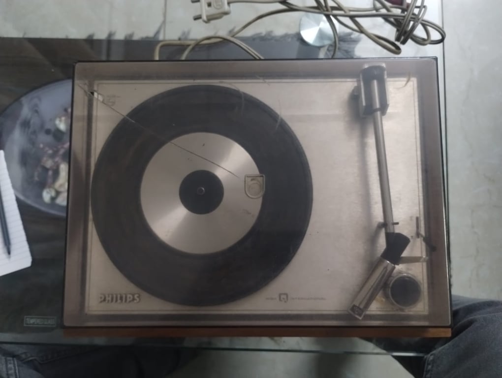 Vintage Philips Portable Record Player (Type 15 GA 732/02), Made in India, photo 3
