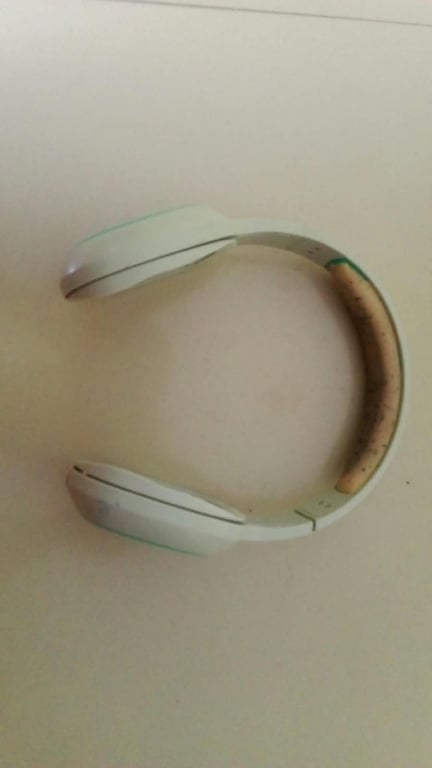 Wireless On-Ear Headphones (White), photo 2