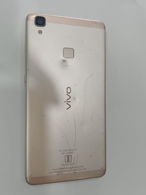 Vivo V3Max (Gold)
