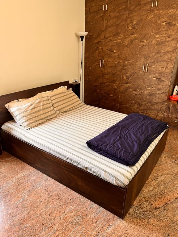Queen Size Wooden Bed Frame with Headboard
