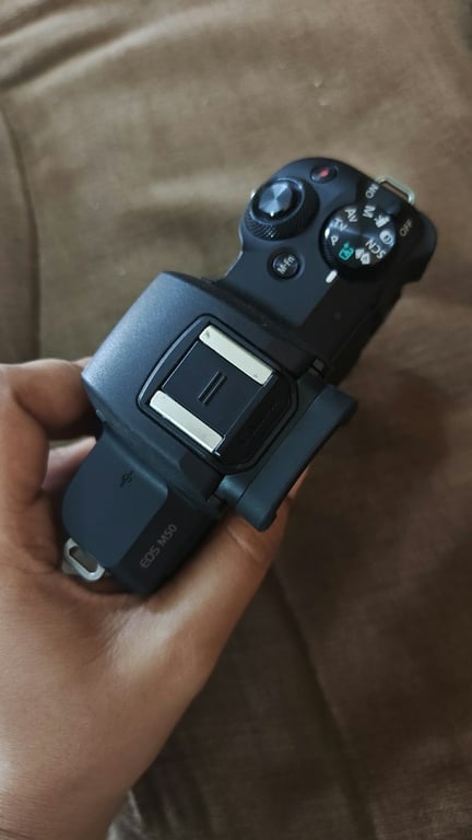 Canon EOS M50 Mirrorless Camera (Black), photo 3