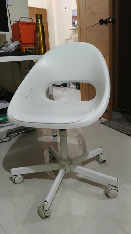 White Swivel Desk Chair