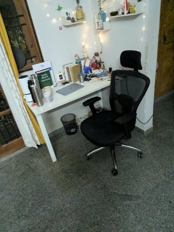 Ergonomic High Back Mesh Office Chair with Headrest