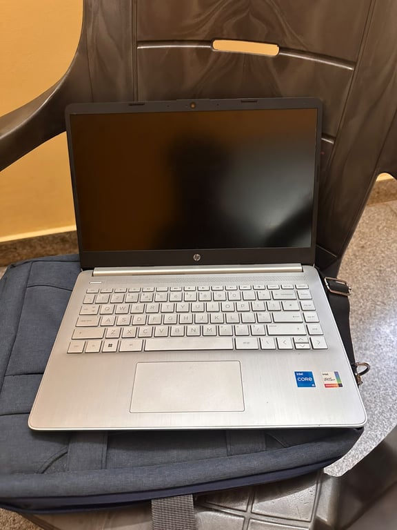 HP Laptop with 45W Charger & Carry Case, photo 7
