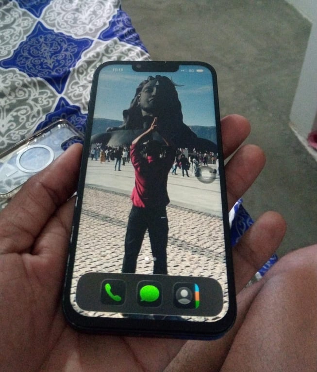 Apple iPhone 13