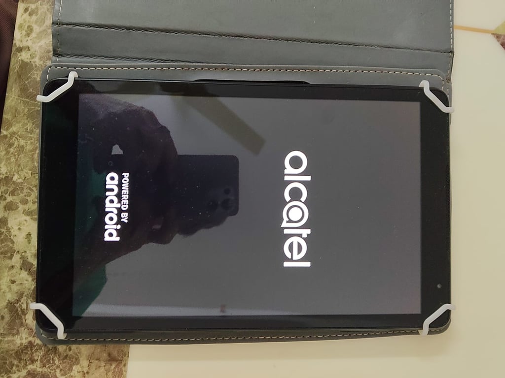 Alcatel 10.1-inch 3G Calling Tablet, photo 3