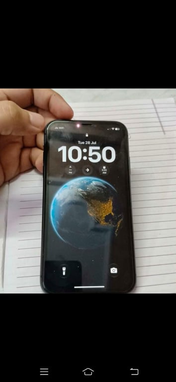 Apple iPhone 11 (Black), photo 2