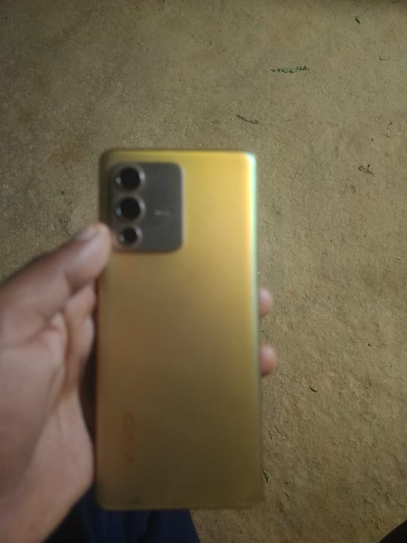 vivo V23 5G Sunshine Gold