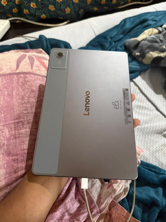 Lenovo Idea Tab 11-inch with Tab Pen and Folio Case (boxed), photo 4