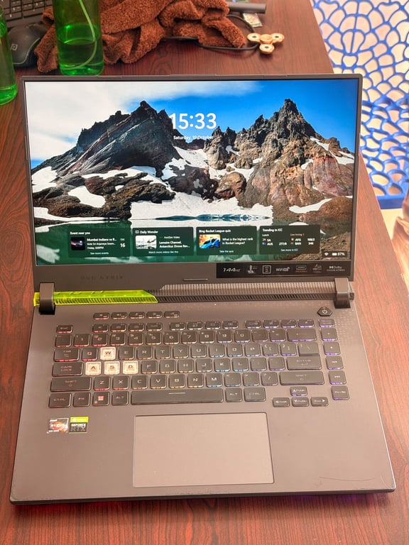 ASUS ROG Strix G15 (2022) AMD Ryzen 7 6000 Series 144Hz Gaming Laptop