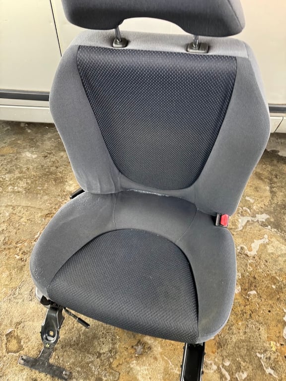 Cuci Seat Kereta Selayang (booking)