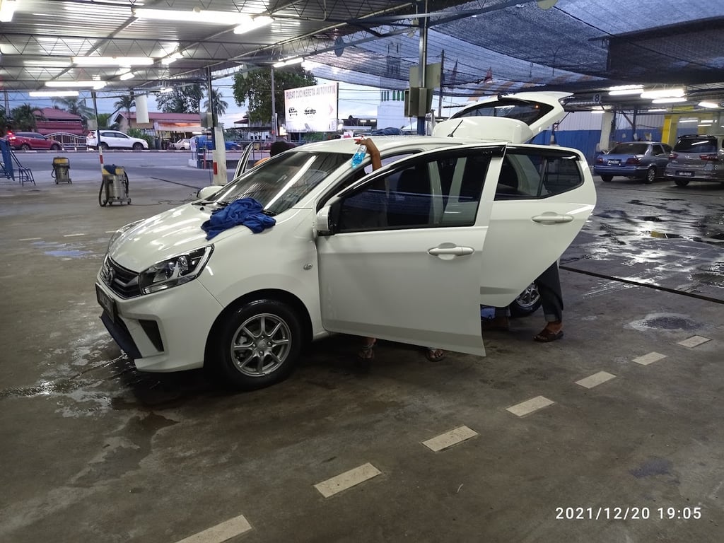 Kedai Cuci Kereta Automatik