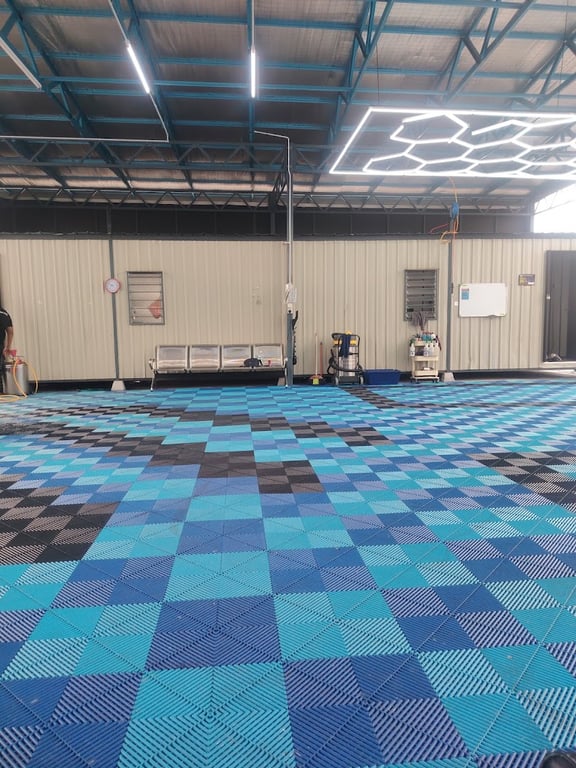 THE GLOSS ROOM