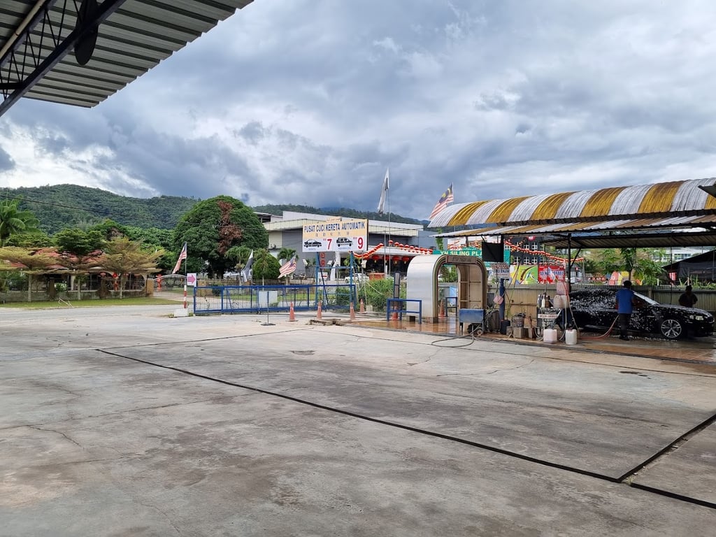Pusat Cuci Kereta Automatik