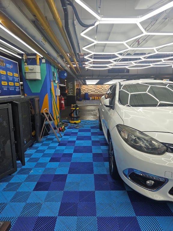 VCARS SPECIALIST CAR BEAUTY CENTRE CAR WASH , STEAMJET AND DETAILING