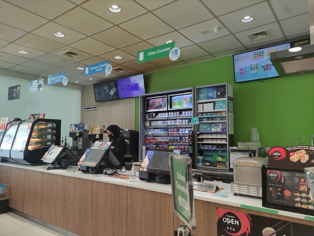 FamilyMart Petron Rasah Kemayan