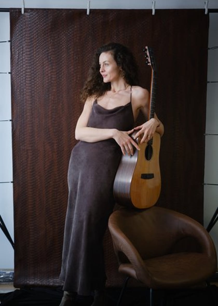 Amira Azar Live в HOM'S