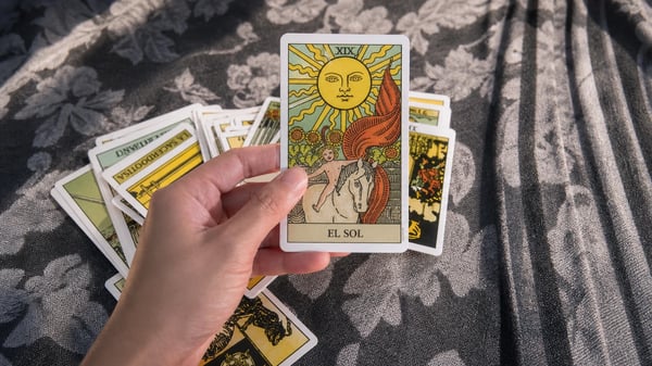 Carta de tarot El Sol en una consulta de tarot VISA fiable