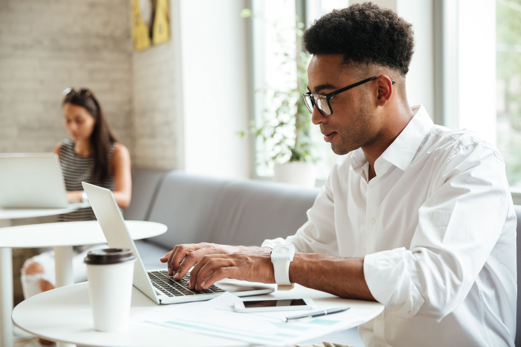 How to Create Your First Digital Résumé to Land Online Jobs