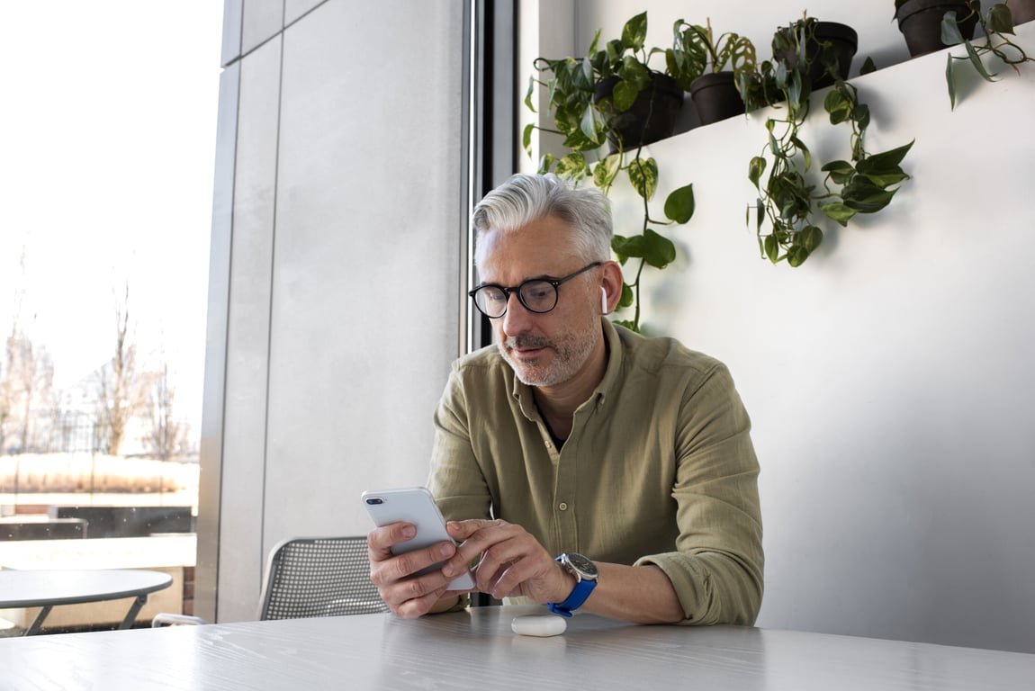 3 Ways to Earn Money with Your Phone (Working from Home)