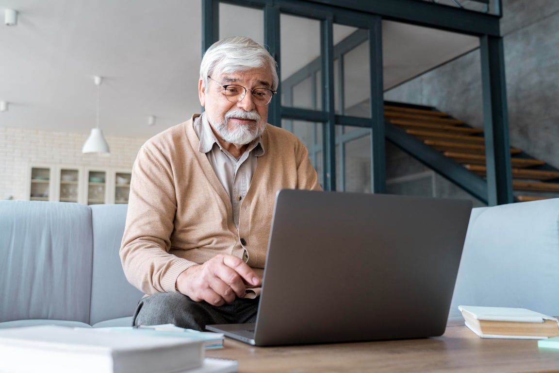 O futuro dos aposentados está no digital: descubra como transformar tempo livre em renda