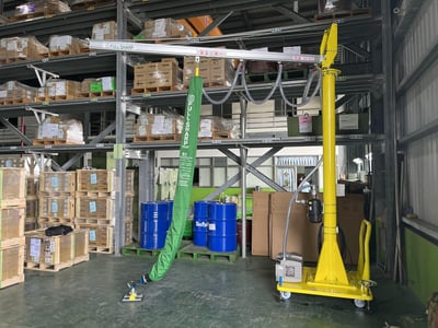 Cầu trục xoay ray nhôm đế di động hút chân không thùng giấy - ảnh 1