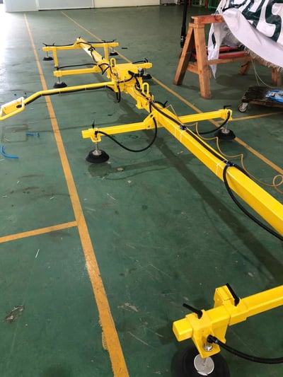 Mặt hút chân không khí nén nâng tấm thép dài 8 m - ảnh 1