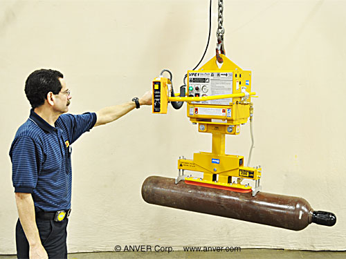 ANVER one pad electric powered vacuum lifter with oval cups for cylindrical loads 1′ to 2′ diameter (0.3 m to 0.6 m) x 4′ to 12′ long (1.2 m to 3.7 m), weighing up to 200 lbs (91 kg)