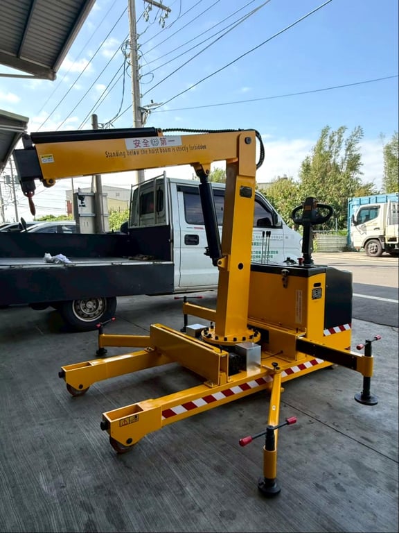 Xe cẩu mini 1 tấn cho nhà xưởng và gara