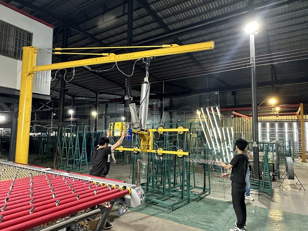 Dỡ kính lò tôi