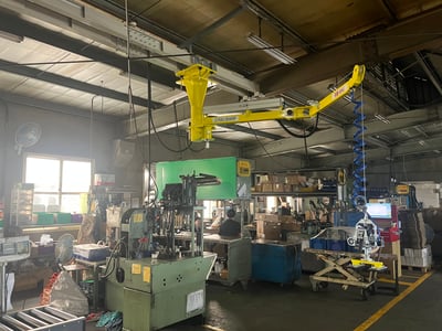 Cầu trục xoay khớp nối với air balancer FullSharp hút thùng giấy - ảnh 2