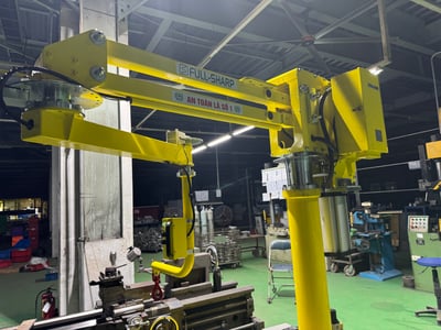 Tay nâng trợ lực khí nén nâng phôi vào máy phay tiện CNC - ảnh 10
