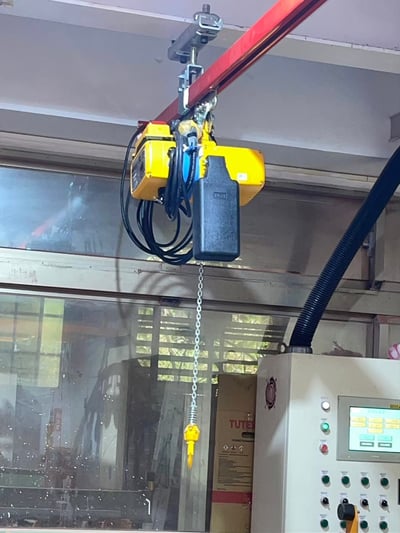 Cầu trục xoay thanh ray 5T treo trần cho trạm làm việc - ảnh 3