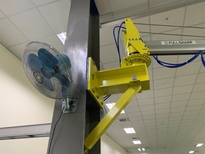 Cầu trục xoay khí nén bám cột kèm tool hút thùng giấy - ảnh 4