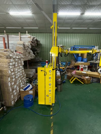 Tay nâng trợ lực bám cột kẹp linh kiện lắp máy biến áp - ảnh 16