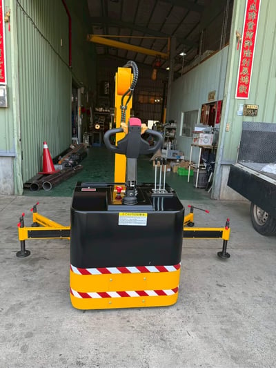 Xe cẩu mini 1 tấn cho nhà xưởng và gara - ảnh 2