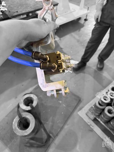 Tay khớp nối trợ lực air balancer FullSharp nâng phôi trong nhà máy - ảnh 2