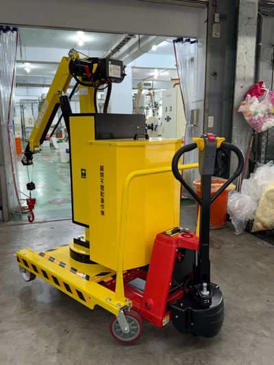 Xe cẩu mini 400 kg kèm xe kéo tay di chuyển bằng điện - ảnh 5