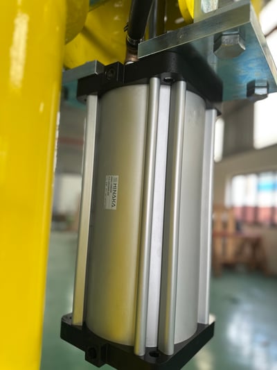 Tay nâng trợ lực khí nén nâng phôi vào máy phay tiện CNC - ảnh 48