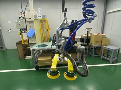 Mobile Articulating Jib Crane with Air Balancer and Carton Vacuum Lifter - ảnh 10