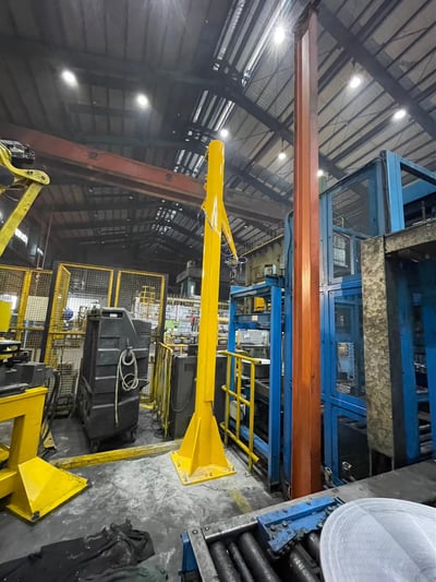 Cầu trục xoay treo pa lăng khí nén, tool kẹp vành xe và mâm xe - ảnh 4